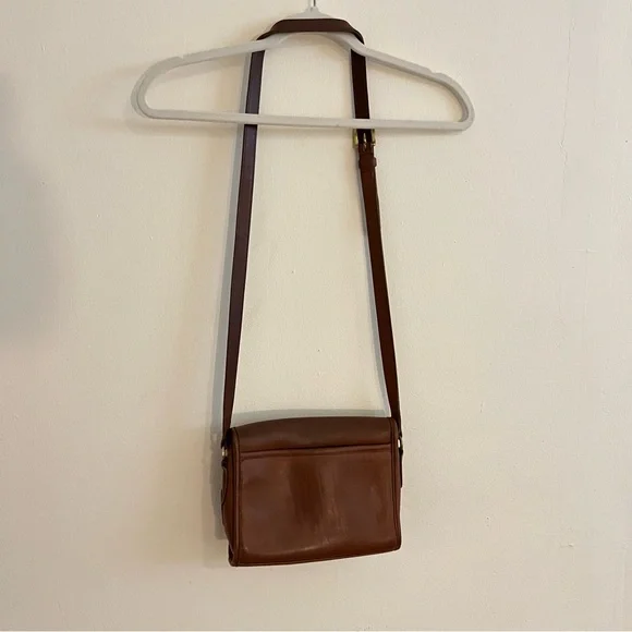 Vintage Coach Devon Tan Leather Crossbody Bag 9908 - Picture 5 of 9